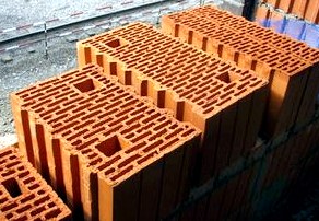 Особенности керамического кирпича () Особенности керамического кирпича